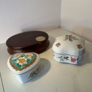 lot-3 Heritage House Porcelain Music Box, Love Songs To Remember The Way We Were